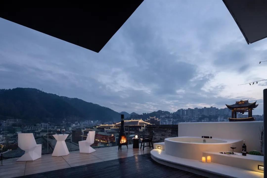 Phoenix Hall House Hotel Fenghuang Dış mekan fotoğraf
