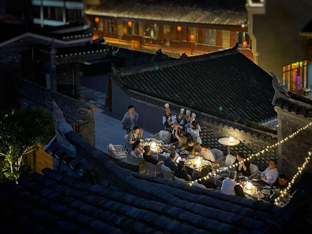 Phoenix Hall House Hotel Fenghuang Dış mekan fotoğraf